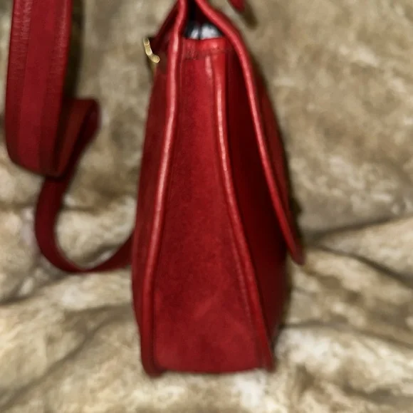 Vintage Coach Berkeley 9014 Saddle Bag Red Crescent Pebble Leather Suede - Picture 5 of 16